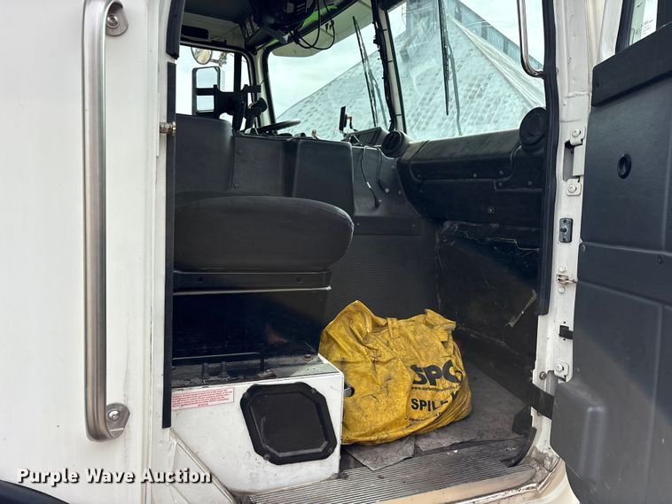 image for item ES8576 2015 Autocar Xpeditor refuse truck