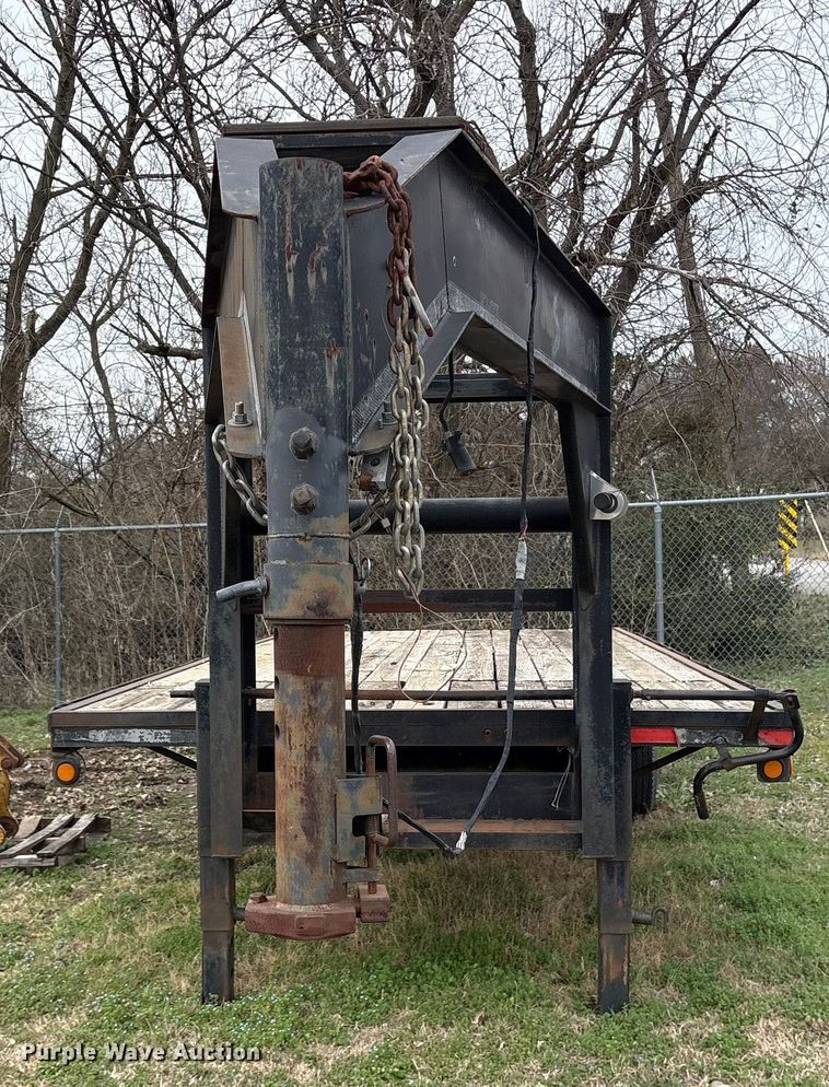 image for item ES8577 1997 Brown flatbed trailer