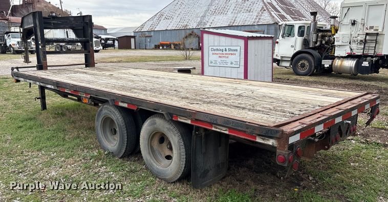 image for item ES8577 1997 Brown flatbed trailer