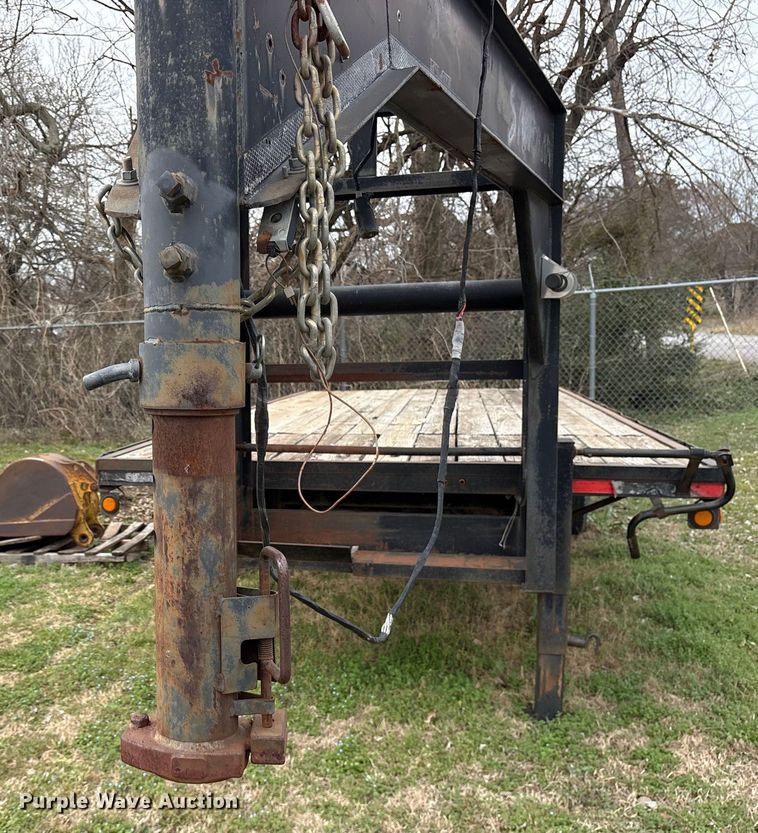 image for item ES8577 1997 Brown flatbed trailer