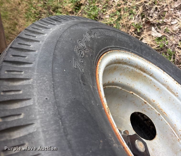 image for item ES8577 1997 Brown flatbed trailer