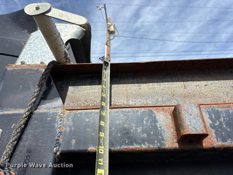 image for item ES8578 2006 Ford F750 Super Duty dump truck