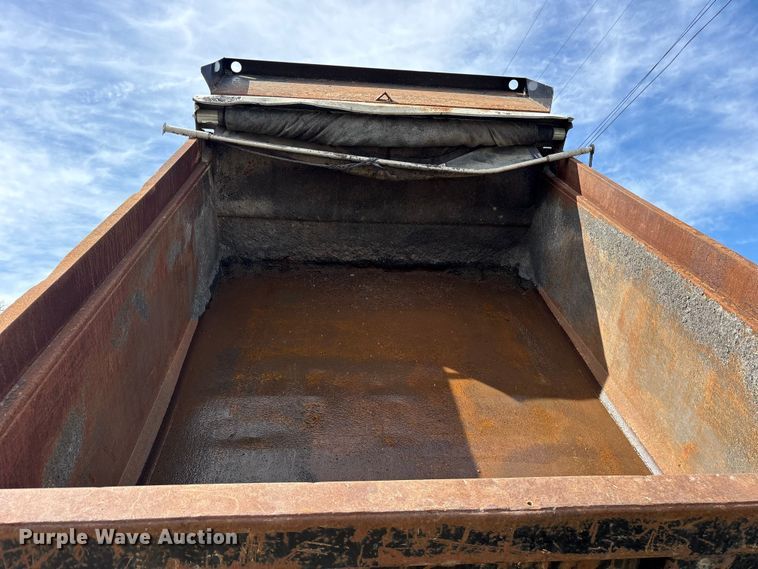 image for item ES8578 2006 Ford F750 Super Duty dump truck