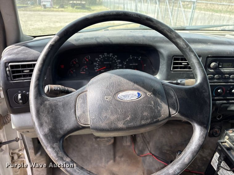 image for item ES8578 2006 Ford F750 Super Duty dump truck