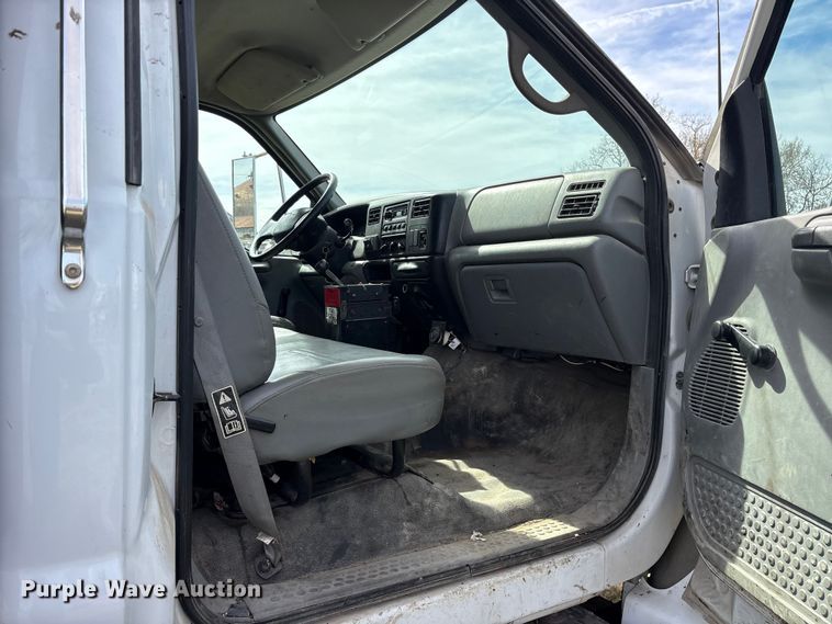 image for item ES8578 2006 Ford F750 Super Duty dump truck