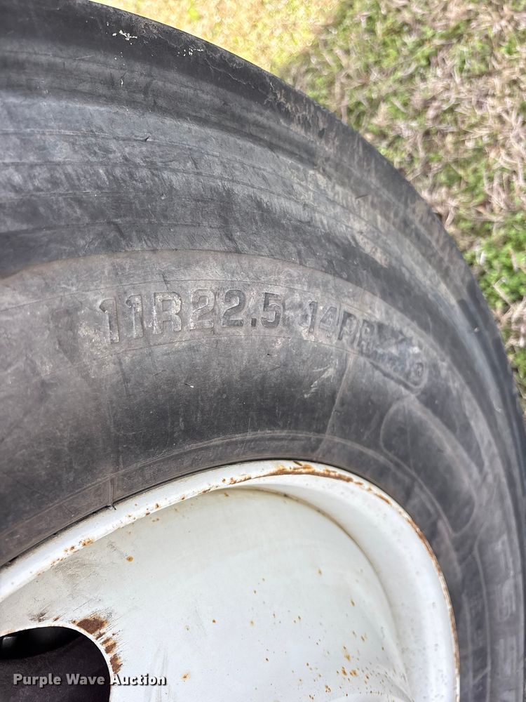 image for item ES8578 2006 Ford F750 Super Duty dump truck