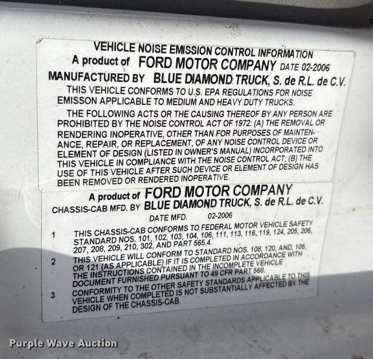 image for item ES8578 2006 Ford F750 Super Duty dump truck