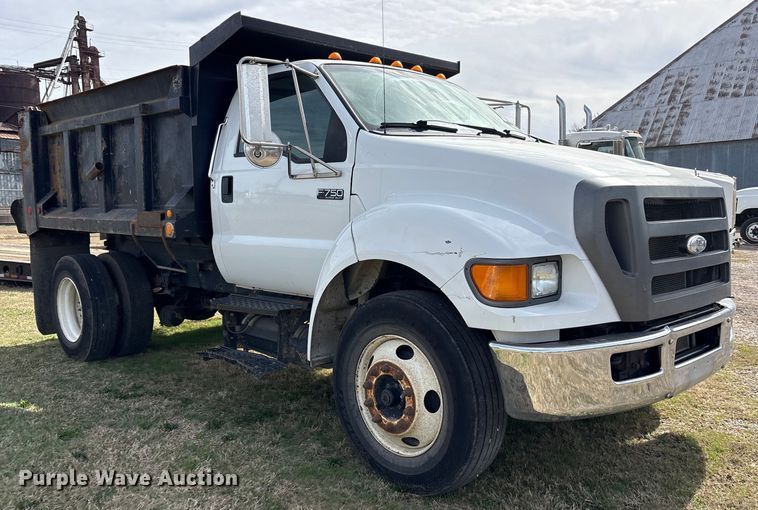 image for item ES8580 2009 Ford F750 Super Duty dump truck