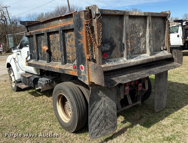 image for item ES8580 2009 Ford F750 Super Duty dump truck