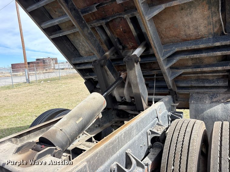 image for item ES8580 2009 Ford F750 Super Duty dump truck