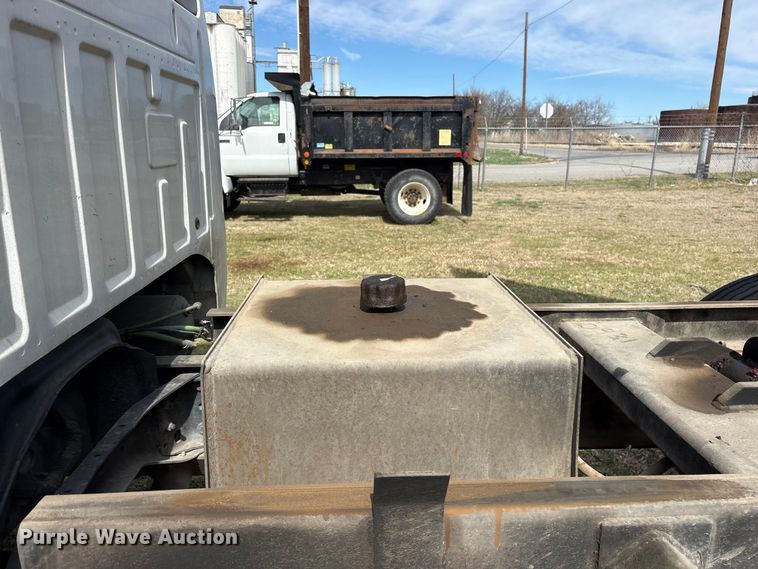 image for item ES8580 2009 Ford F750 Super Duty dump truck