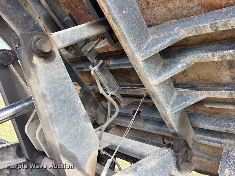 image for item ES8580 2009 Ford F750 Super Duty dump truck