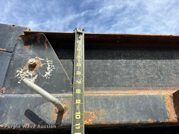 image for item ES8580 2009 Ford F750 Super Duty dump truck