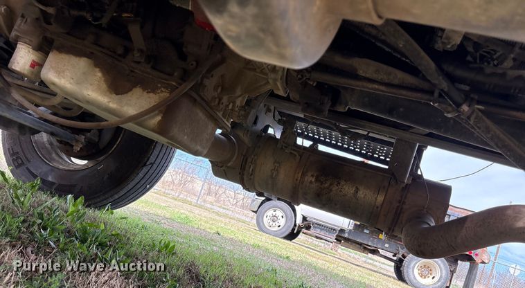 image for item ES8580 2009 Ford F750 Super Duty dump truck