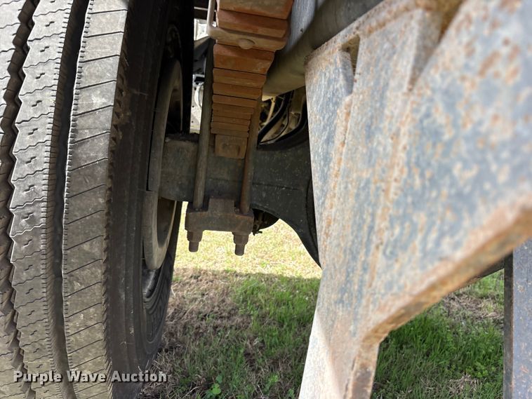 image for item ES8580 2009 Ford F750 Super Duty dump truck