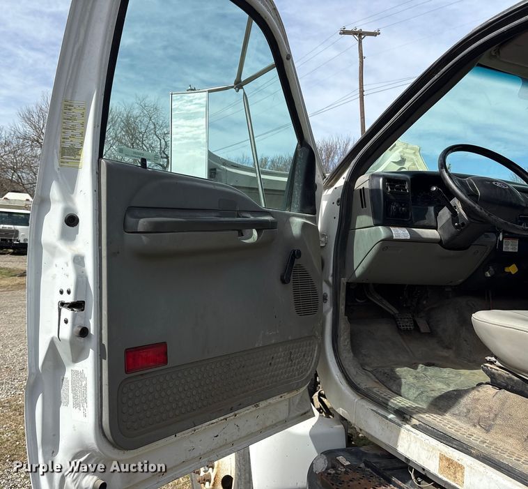 image for item ES8580 2009 Ford F750 Super Duty dump truck