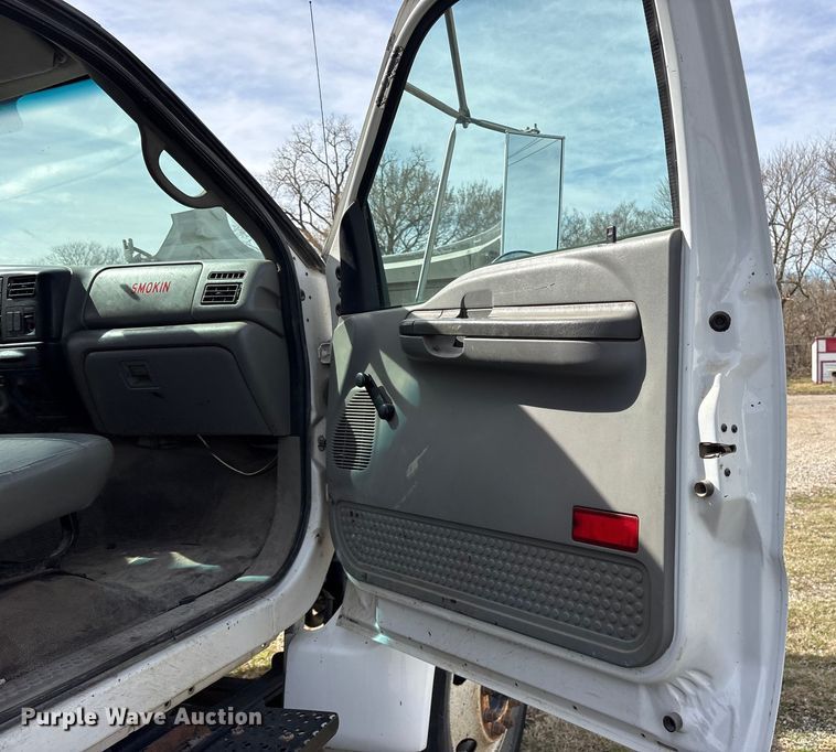 image for item ES8580 2009 Ford F750 Super Duty dump truck