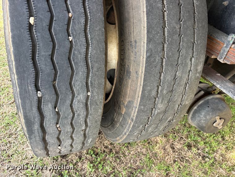 image for item ES8580 2009 Ford F750 Super Duty dump truck