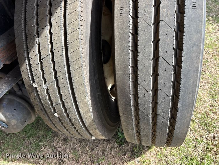 image for item ES8580 2009 Ford F750 Super Duty dump truck