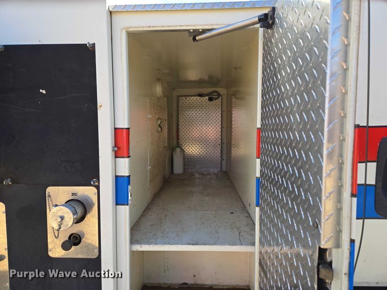 image for item ET1279 2002 International MA035 pumper fire truck