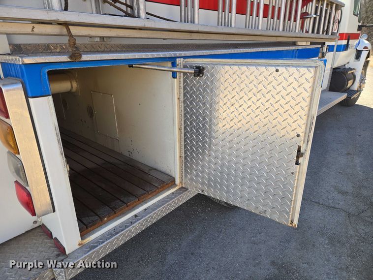 image for item ET1279 2002 International MA035 pumper fire truck