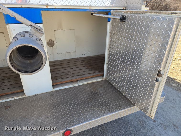 image for item ET1279 2002 International MA035 pumper fire truck