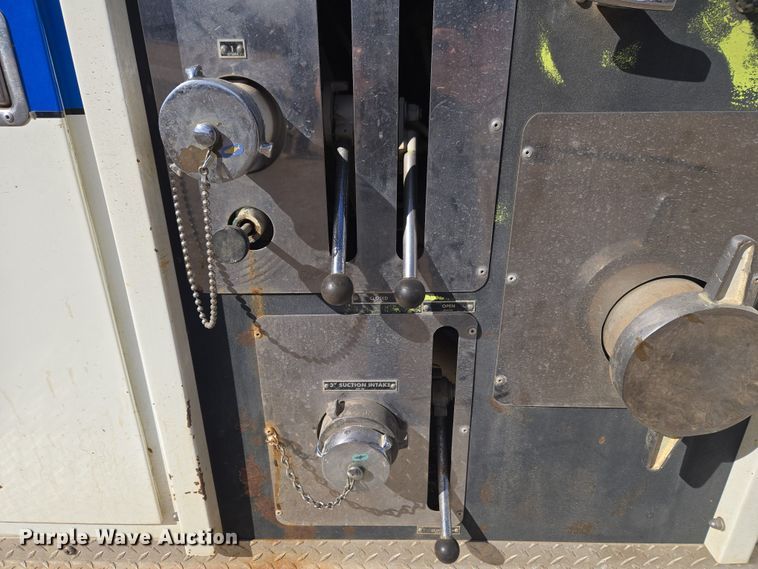 image for item ET1279 2002 International MA035 pumper fire truck