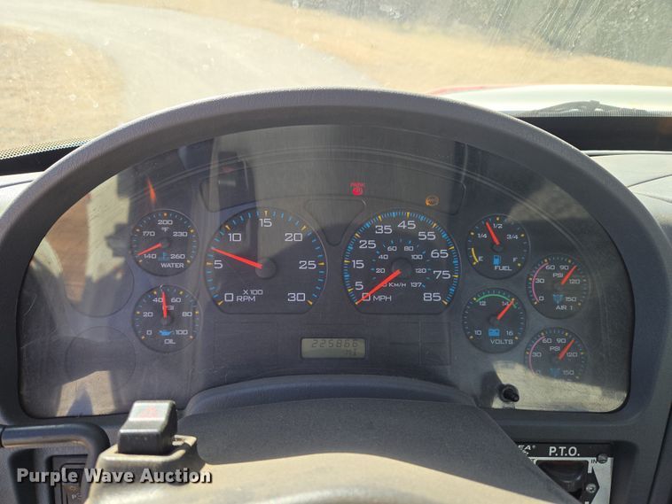 image for item ET1279 2002 International MA035 pumper fire truck