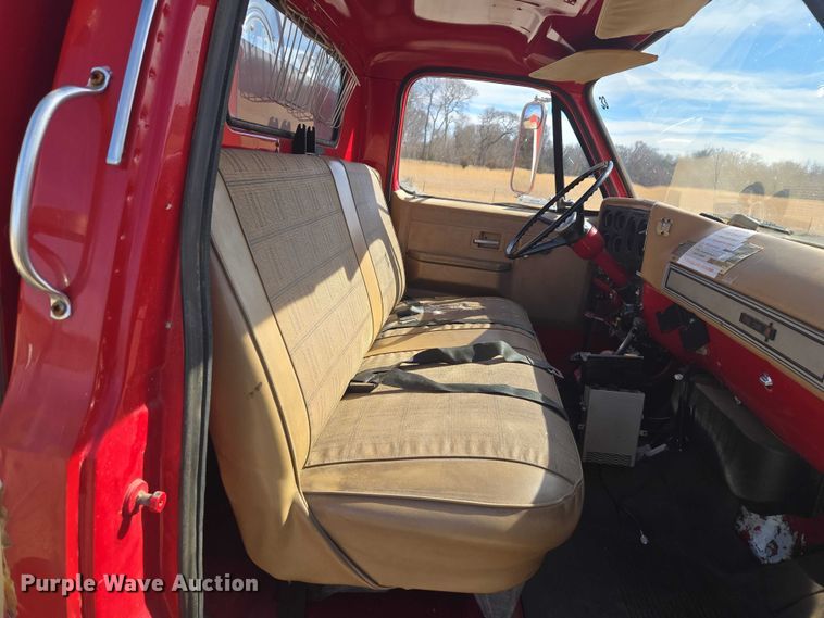 image for item ET1280 1978 GMC 6500 fire truck