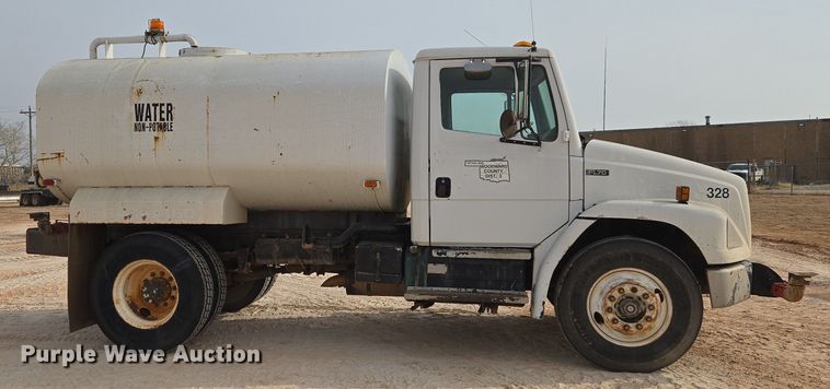 image for item ET1289 1995 Freightliner FL70 water truck