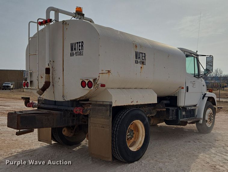 image for item ET1289 1995 Freightliner FL70 water truck