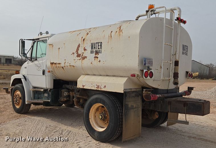 image for item ET1289 1995 Freightliner FL70 water truck