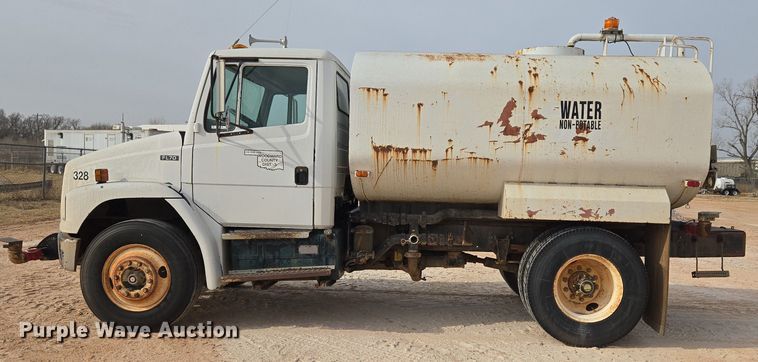 image for item ET1289 1995 Freightliner FL70 water truck
