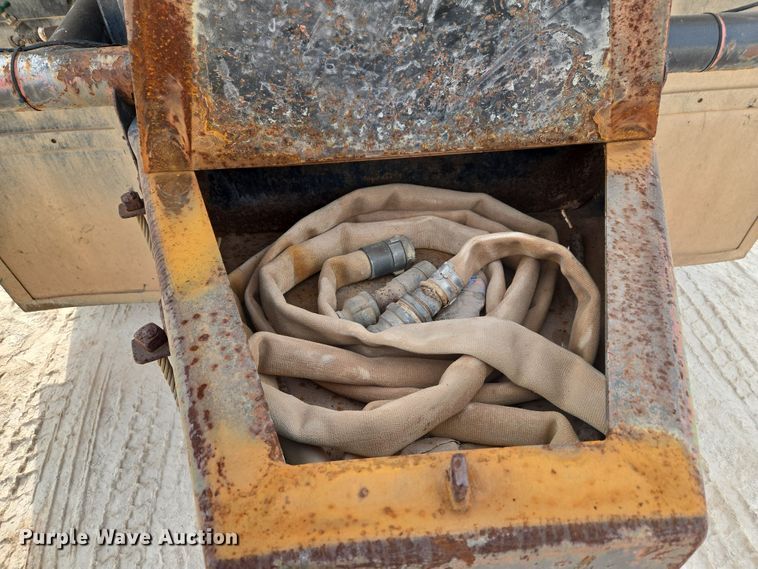 image for item ET1289 1995 Freightliner FL70 water truck