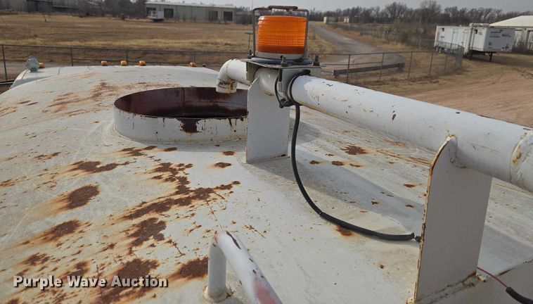 image for item ET1289 1995 Freightliner FL70 water truck