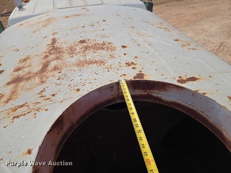 image for item ET1289 1995 Freightliner FL70 water truck