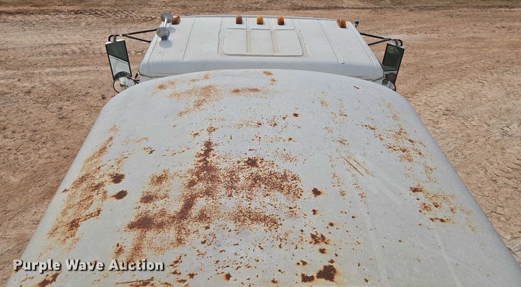 image for item ET1289 1995 Freightliner FL70 water truck