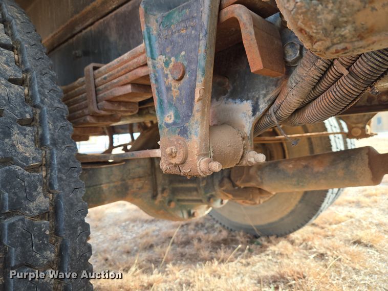 image for item ET1289 1995 Freightliner FL70 water truck