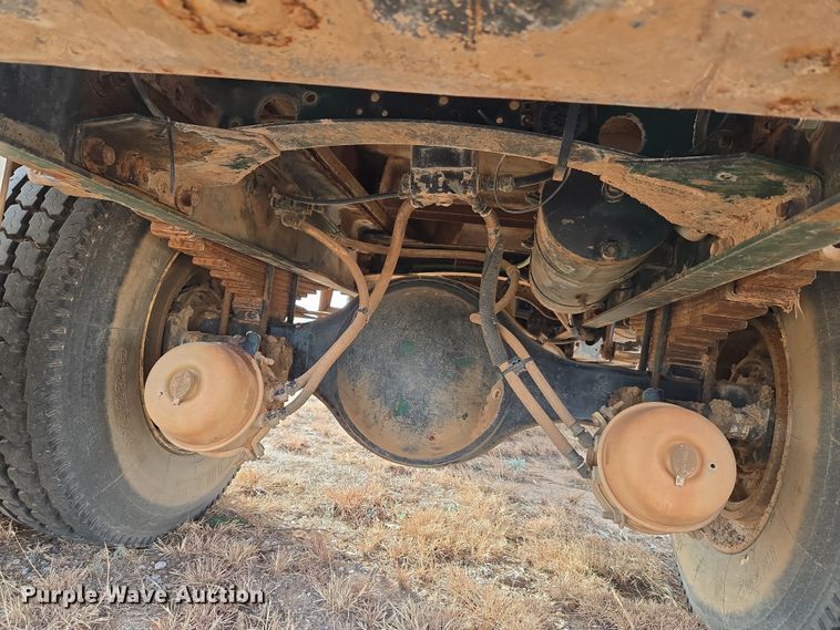 image for item ET1289 1995 Freightliner FL70 water truck