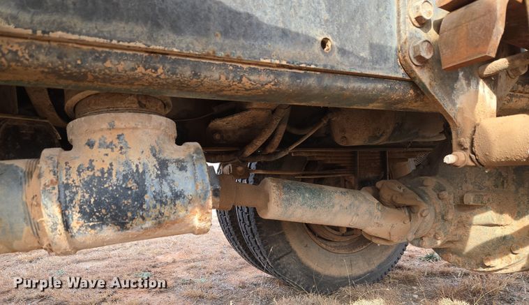 image for item ET1289 1995 Freightliner FL70 water truck