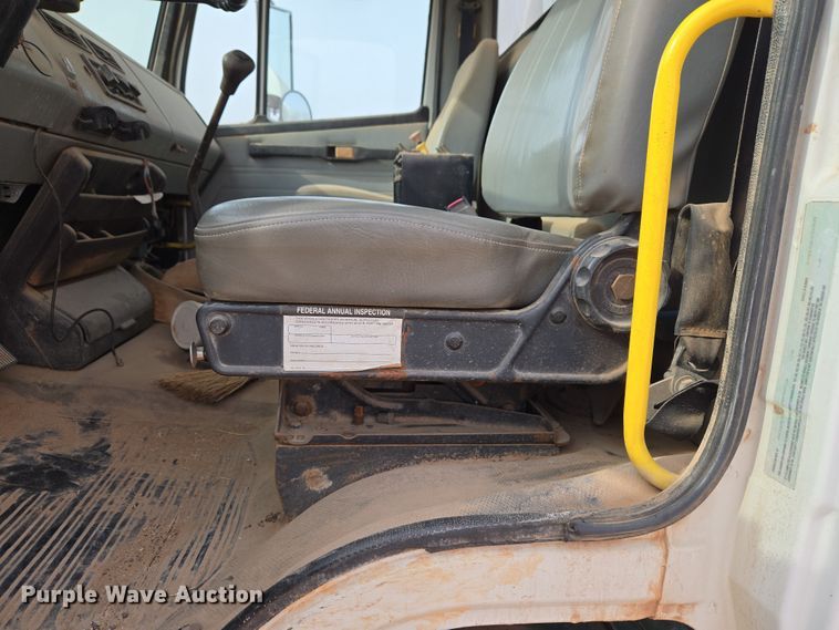 image for item ET1289 1995 Freightliner FL70 water truck