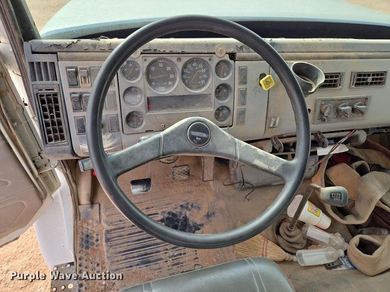 image for item ET1289 1995 Freightliner FL70 water truck