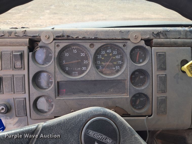 image for item ET1289 1995 Freightliner FL70 water truck