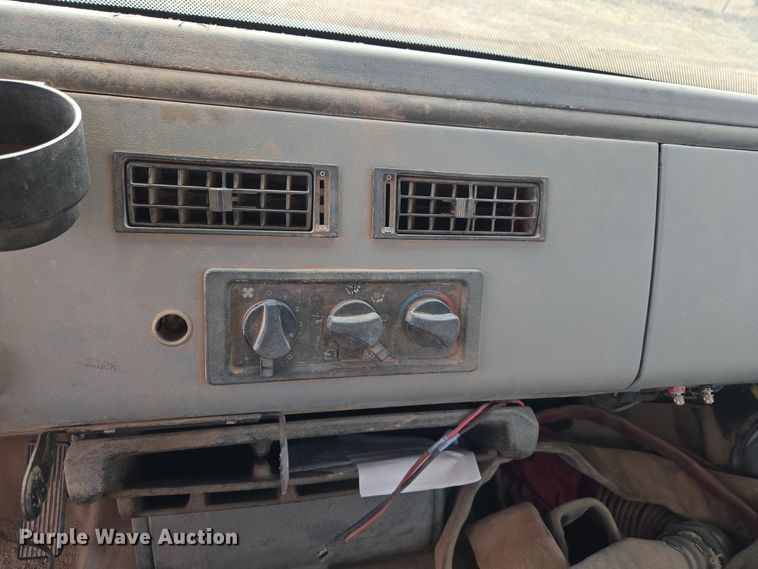 image for item ET1289 1995 Freightliner FL70 water truck