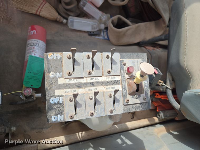 image for item ET1289 1995 Freightliner FL70 water truck