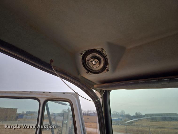 image for item ET1289 1995 Freightliner FL70 water truck