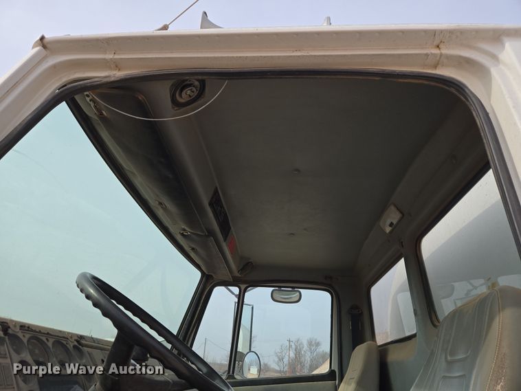 image for item ET1289 1995 Freightliner FL70 water truck