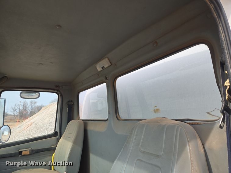 image for item ET1289 1995 Freightliner FL70 water truck