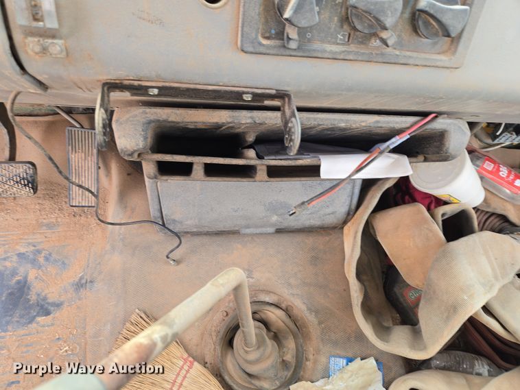 image for item ET1289 1995 Freightliner FL70 water truck