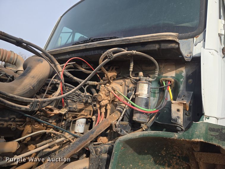 image for item ET1289 1995 Freightliner FL70 water truck